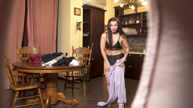 Peaches and Bananas: Nudist Samantha