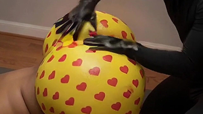Animate golden: Naughty Church Girl BBW Gets Seduced Oil Massage Face Down