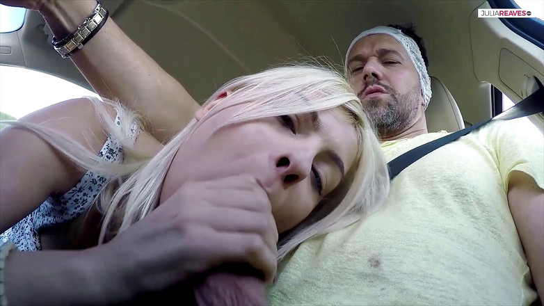 Jasmine RougeXXX: Prima le mani sul volante poi bocca sul cazzo