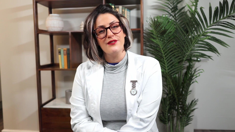 Countess diamond: Expunere cu fetiș de îmbrăcăminte strâmtă