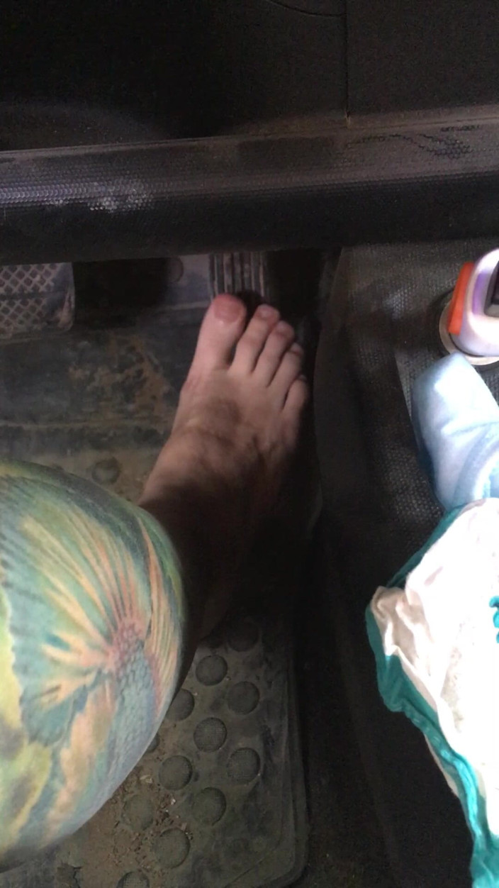 Risky Hairy Couple: Ich drücke im auto das Gas- und Das Bremspedal