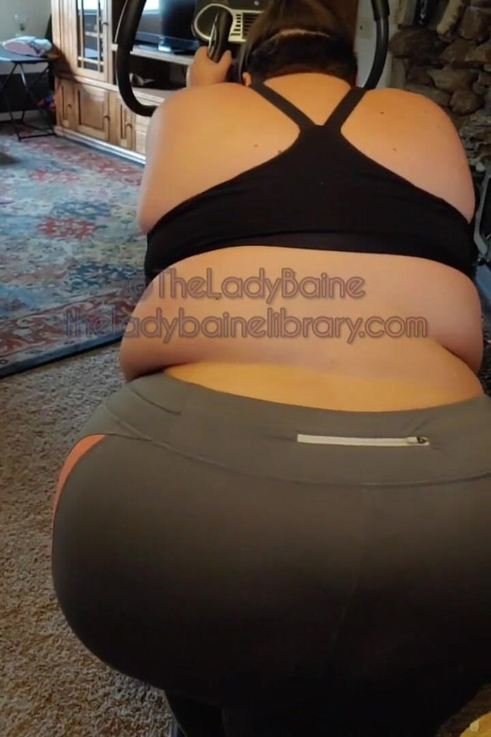 TheLadyBaine: SSBBW elliptical workout in tight leggings