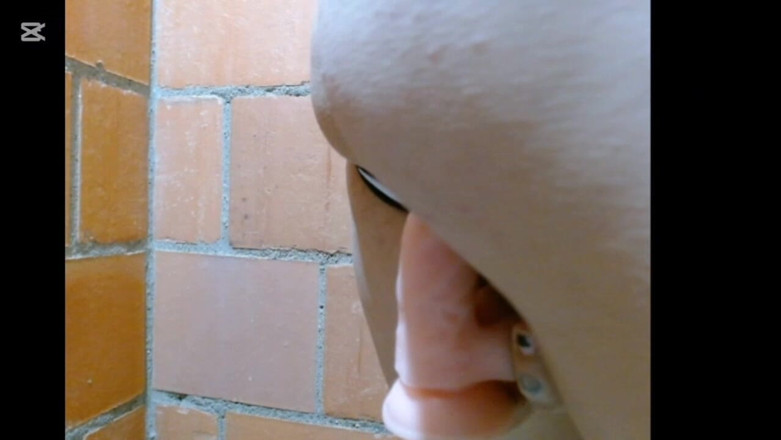 Dalyla: 2 Dildo with Giant Vagina