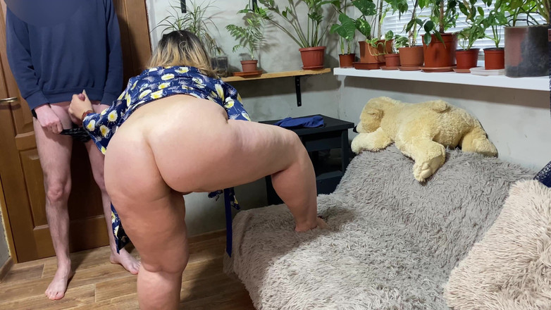 OurFetishLife: 義理の母が自慰行為をして彼女を犯した