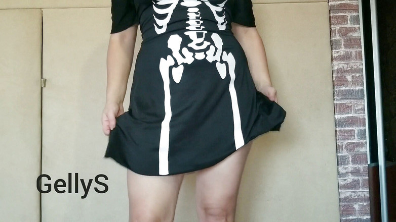 GellyS: Gelli seksi melancap dalam pakaian sihir