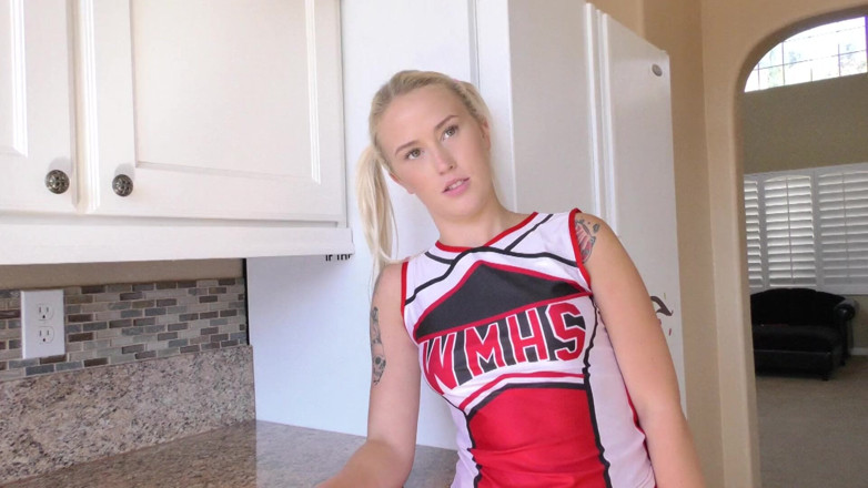 Hefburg: Phat ass blond cheerleader