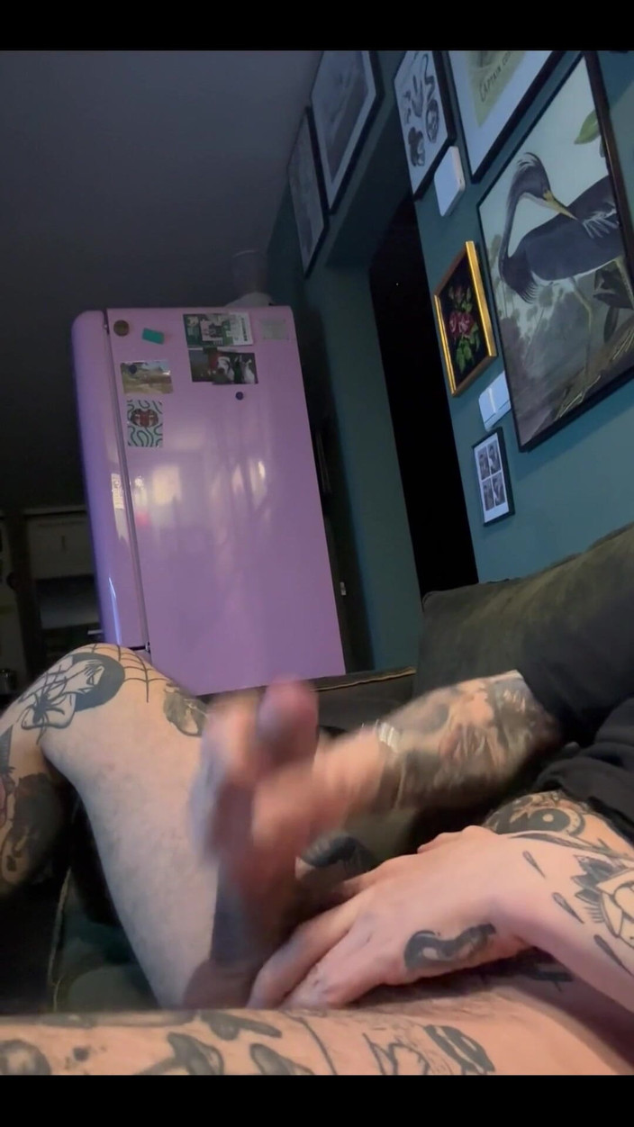 Stallion papi: Melancap lewat malam