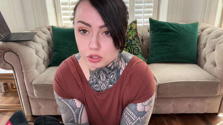 Miss Valentina: Pociągnij do moich trampek