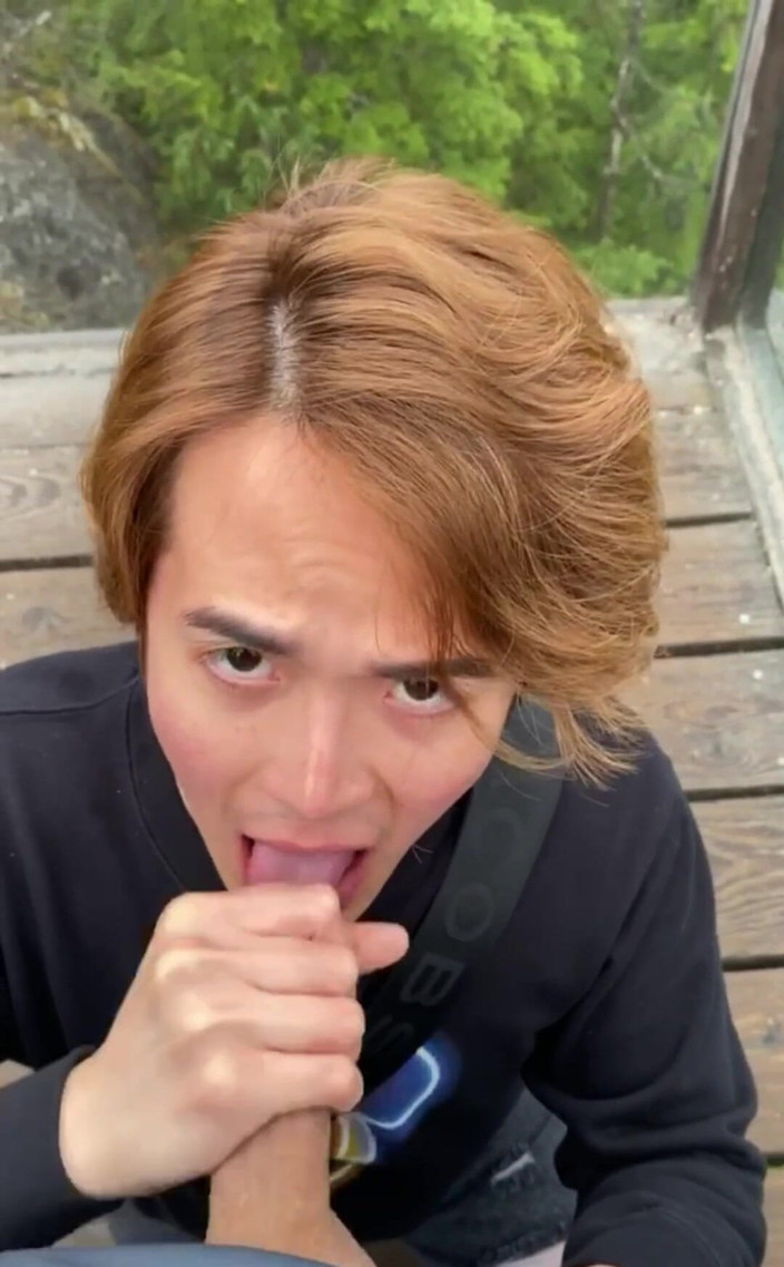 RiceQueenTopBoy: Дивовижний вид на цю гору, що краще насолоджуватися цим, ніж з милим азіатським хлопцем, який смокче твій член