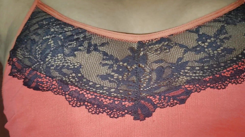 Roni gobal: Hintli kadın komşu üvey erkek kardeşi tarafından evde sikiliyor