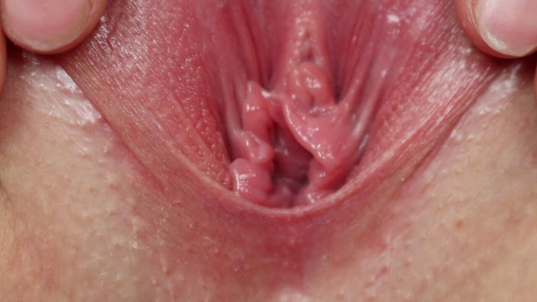 Brooke Dillinger: V215 Closeup Pussy Spreading and Stretch