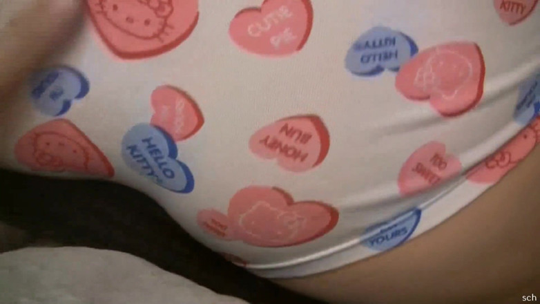 Hard raw sex: Gagică curvă studentă încântată de pula nouă