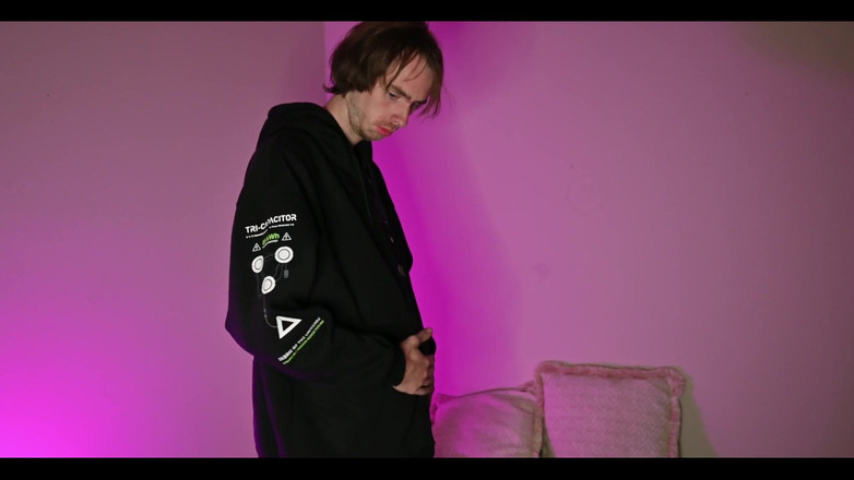 ElementX1018: 일본의 배 공개를 보라! 안에는 영광스러운 치즈 버거가 있습니다!