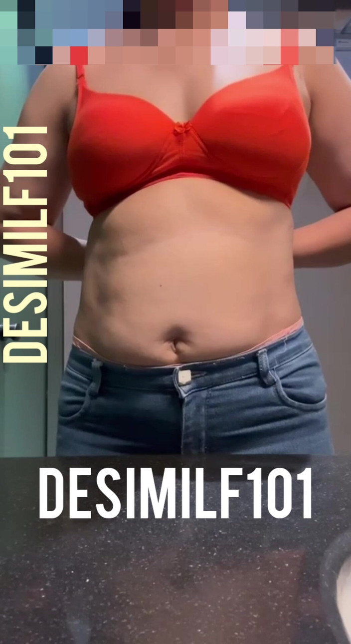 Hot Indian mommy: Bhabhi Selfie țâțe Show