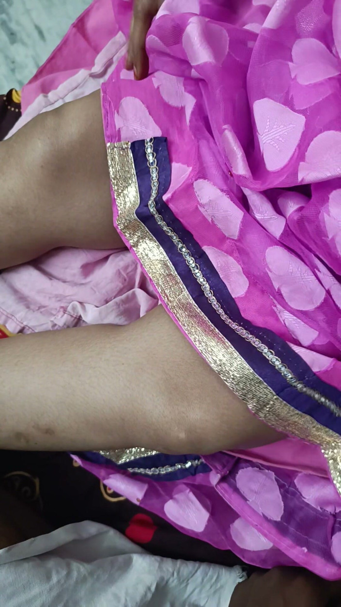 Desigirlsiri: Pijat tubuh panas ibu tiri desi menggoda suara telugu ngentot...