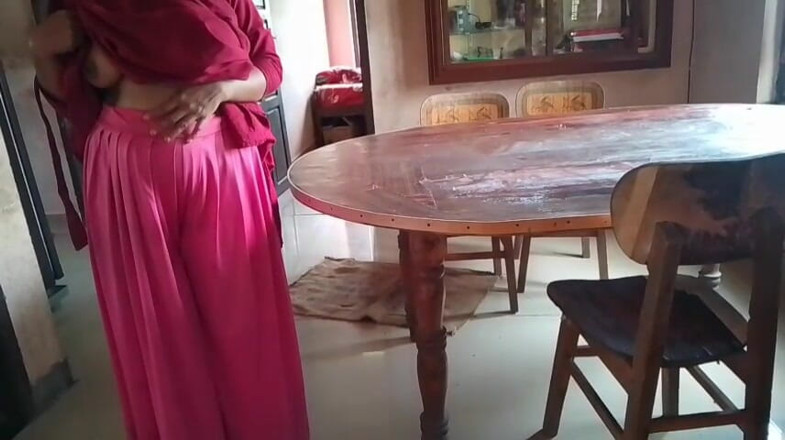 LEGSCOUPLE12: He Slams His Wife on the Dining Table and Fucks...