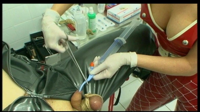 Absolute BDSM films - The original: 穿着乳胶连衣裙的小鸡巴羞辱阴茎挤压