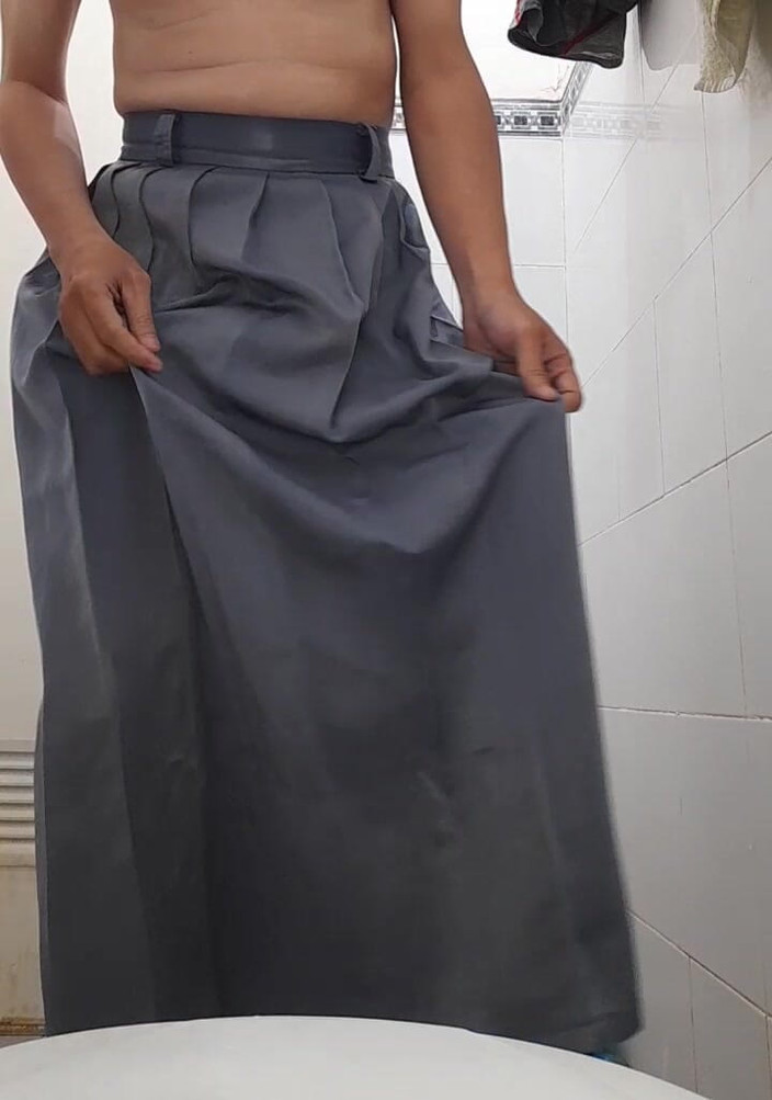 Naomisinka: Masturbare cu fustă gri la facultate (Rok Abu Sma)