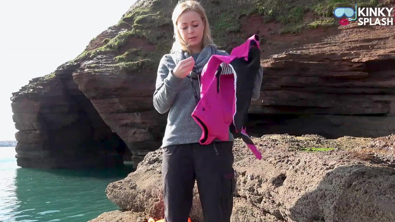 UKCuteGirl Lucy Lauren: Lifejacket, pvc e neoprene fradicie di sole e sperma