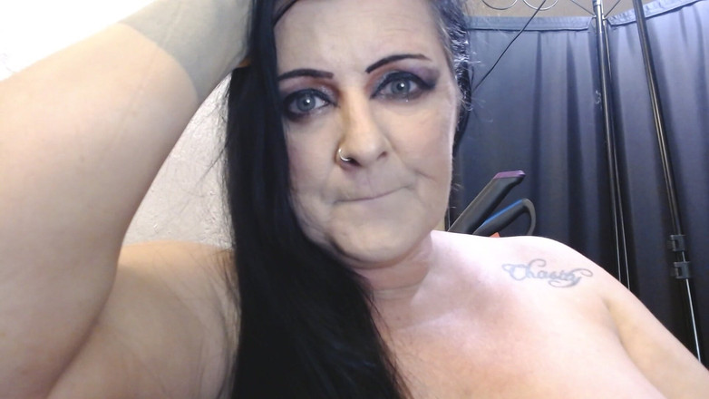 Abby Anna: Nahoře bez zívající milfka Anna