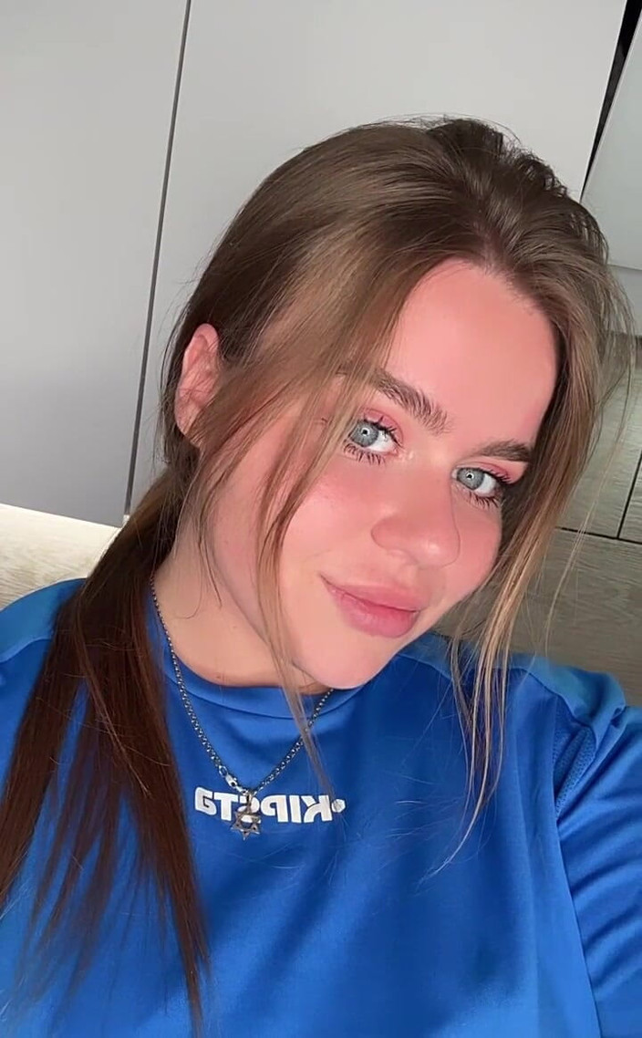 Leosanwada: 今日の私の色は青ですが、今日のあなたの色は何ですか?