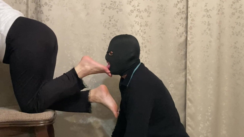 Niki studio: Ignorování jejího foot otroka - uctívání nohou