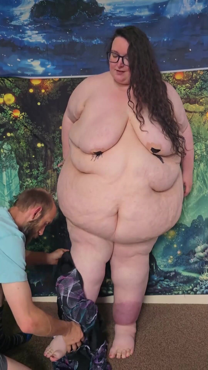 SSBBWLadyBrads: SSBBW Fat Goddess Swimwear Try on