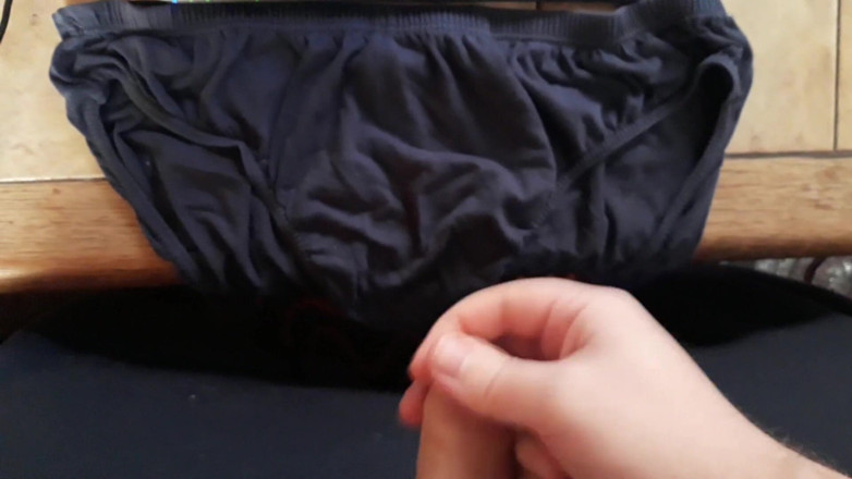 Thebavarianone: cum on my pants