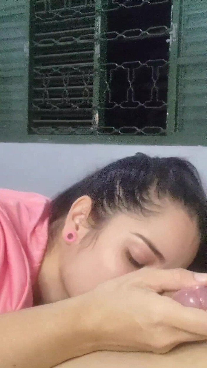 Debora Mendes: Konec dne hlubokým kouřením od velkého chlupatého ptáka Wellington Prado