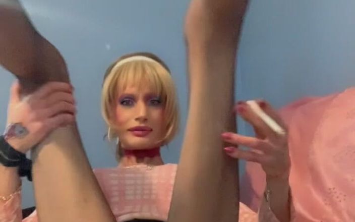 Lisa Luvly: Lisa Luvly speelt in een panty