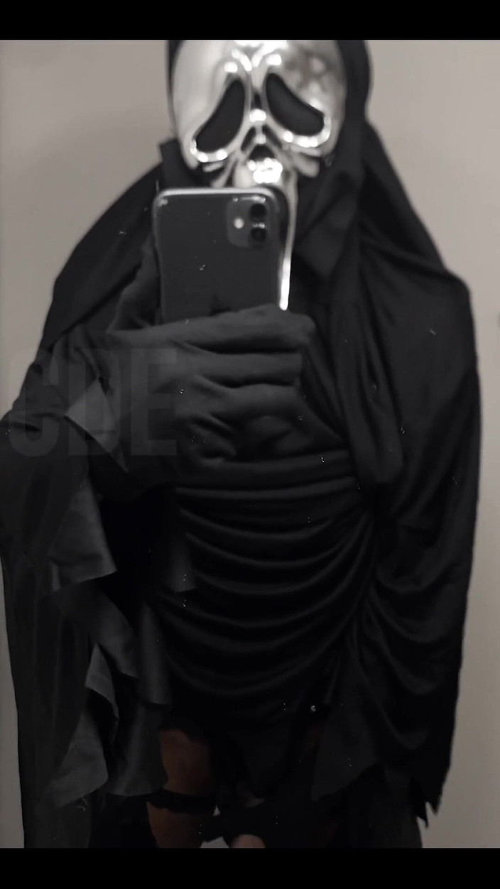 Boy Wonder: Accarezzando questo grosso cazzo nero in un cosplay completo