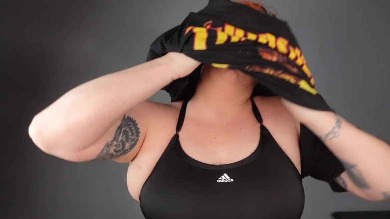Deanna deadly: Meia-irmã faz você cheirar suas axilas peludas e fedorentas depois...