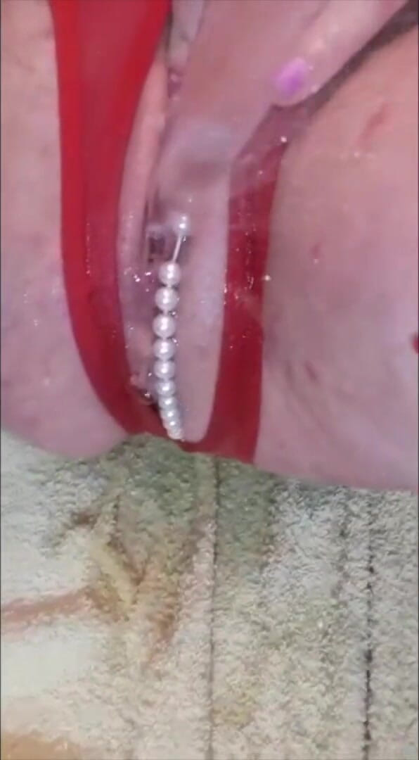 Aqua Pola: Pee on my self in satin when masturbate in red...