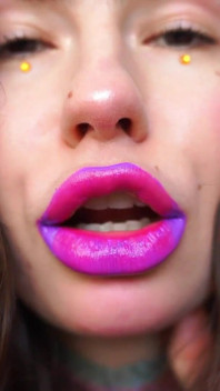 Violet Addicted Kiss