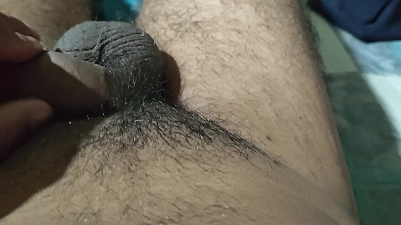 Hot Chilli 2025: 部屋でチンポをプレイして楽しむアジアのホットボーイ