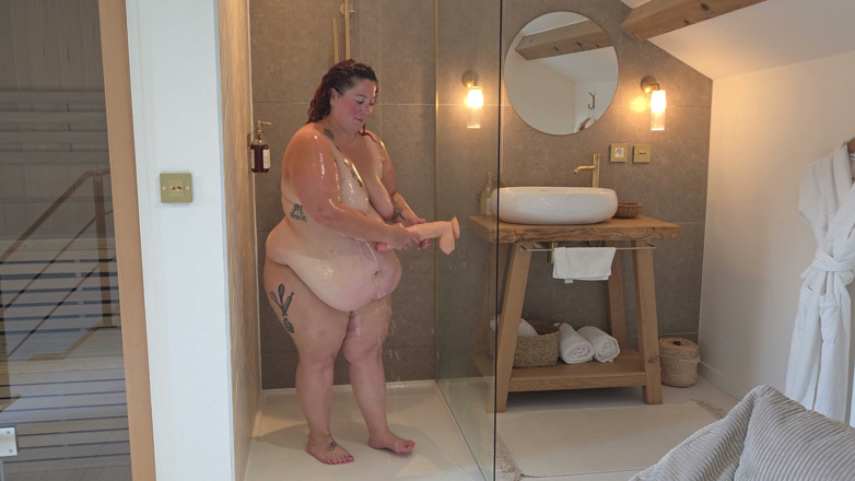 abricot sucree: I Masturbate in My Shower