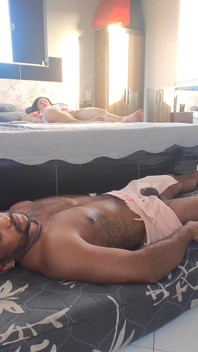 She Pretended Not to See Him Lying to Me but Realized That She Was Masturbating Out of Horny