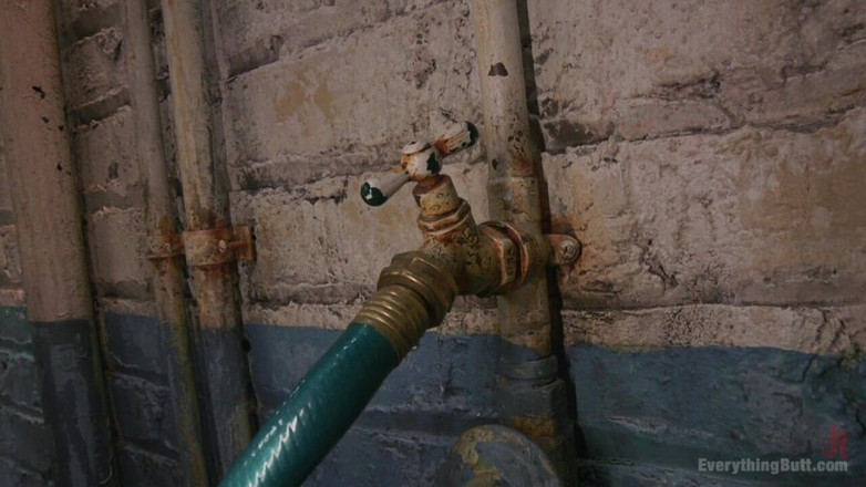 Everything Butt by Kink: Монахиня с большими сиськами и большой задницей учит порнозвезду, как быть смиренной с огромным аналом