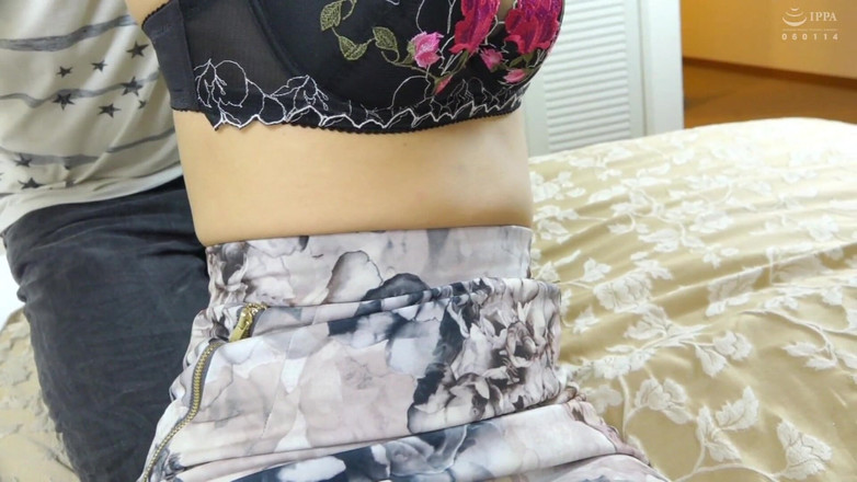 MBM3988: Krs095 - matură sexy drăguță. Chiar dacă sunt bătrân... Îmi plac mamele...