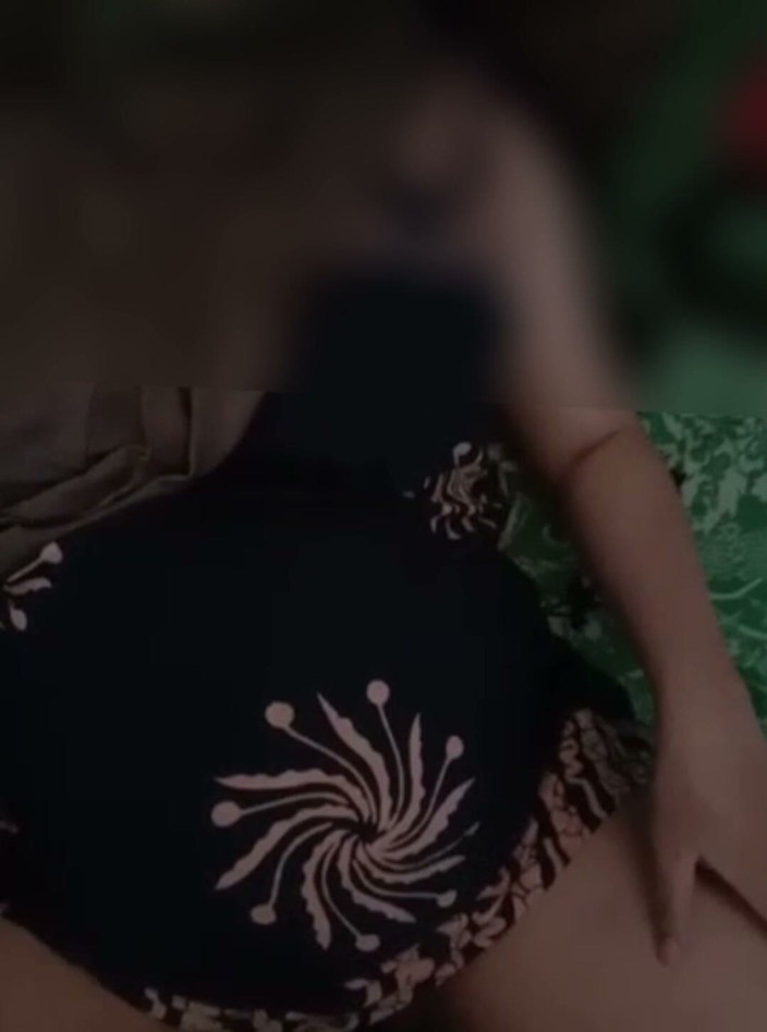 Famly sex: Il sospiro di una ragazza del villaggio con l'hijab è davvero...