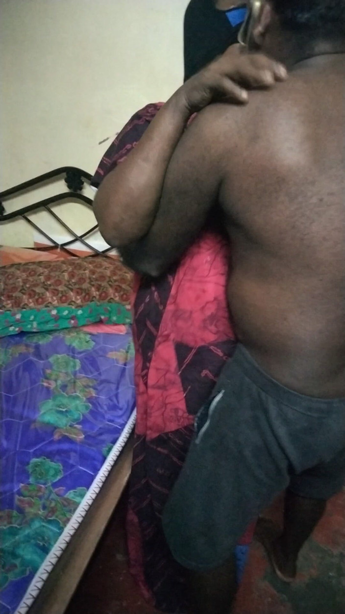 Tamil lesbian: तमिल गांव की आंटी सौतेले भाई के साथ हॉट सेक्स