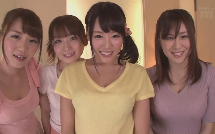 Hottie Paradise: Dream polygamy 4 super fofas meninas ajudam você a gozar todos...