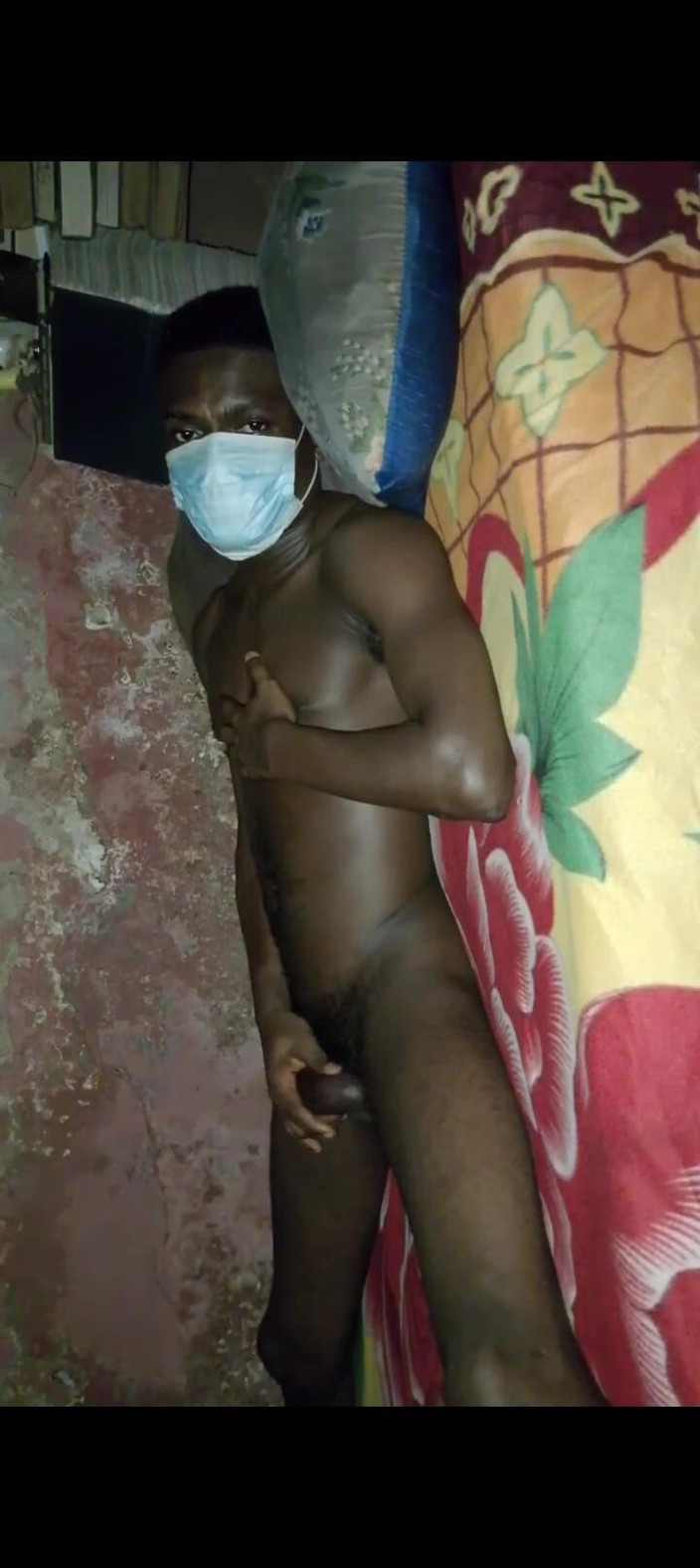 Masturbator emmy: African Black Man Showcasing His Bed Skills