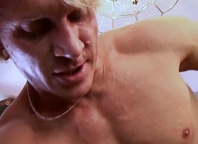 Best Pornstars: Büyük yuvarlak memeli edepsiz kaltak götten sikiliyor