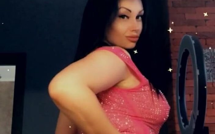 Goddess Misha Goldy: Verehre meine großen falschen titten!