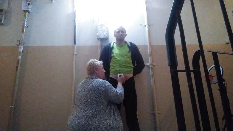 Zona901: 口交和手淫鸡巴在入口 1