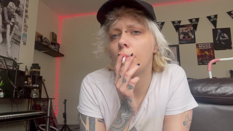 Glitterqueen1999: Smoking a Cig Makeup and No Makeup Compilation