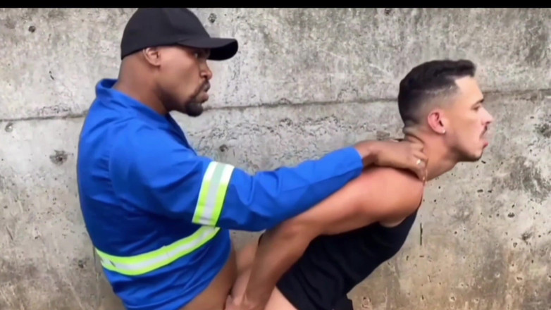 TheBlacKHunterr: Bay sau bức tường