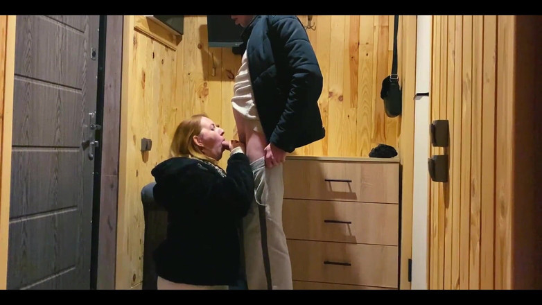 SweetAndFlow: Bertemu di tepi jalan dan mengongkek si blonde dengan pantat...