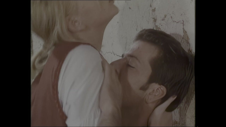 Inhonorof porn: A Pecorina Nella Stalla Con Un Cazzo Nel Culo